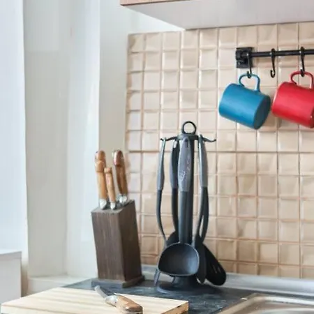 Apartamento Cihangir'de Luks Mobilyali Tatli Konfor Sinema Tarzi Salon Istambul
