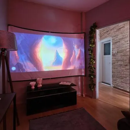 Cihangir'de Luks Mobilyali Tatli Konfor Sinema Tarzi Salon Apartmán *